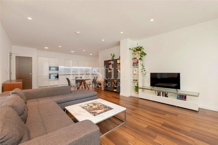 1 Bedroom Flat To Rent In Hornbeam House, Quebec Way, London, SE16