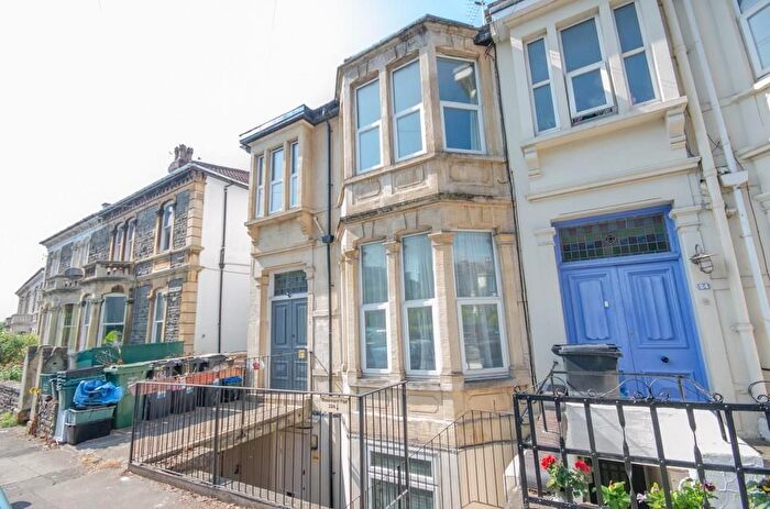 1 Bedroom Flat For Sale In Elton Road, Bishopston, Bristol, BS7