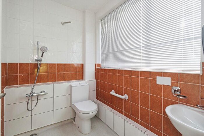 4 Bedroom Detached House For Sale In Sutton Drive, Droylsden, Manchester, Greater Manchester, M43