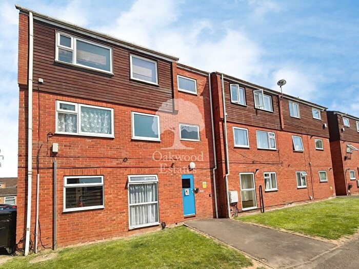 1 Bedroom Flat To Rent In Rochfords Gardens, Slough, SL2