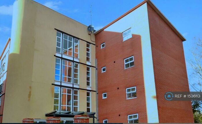 2 Bedroom Flat To Rent In Post Office Lane, Beaconsfield, HP9