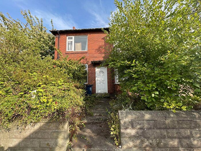 2 Bedroom Flat For Sale In Silver Lonnen, Blakelaw, Newcastle Upon Tyne, NE5