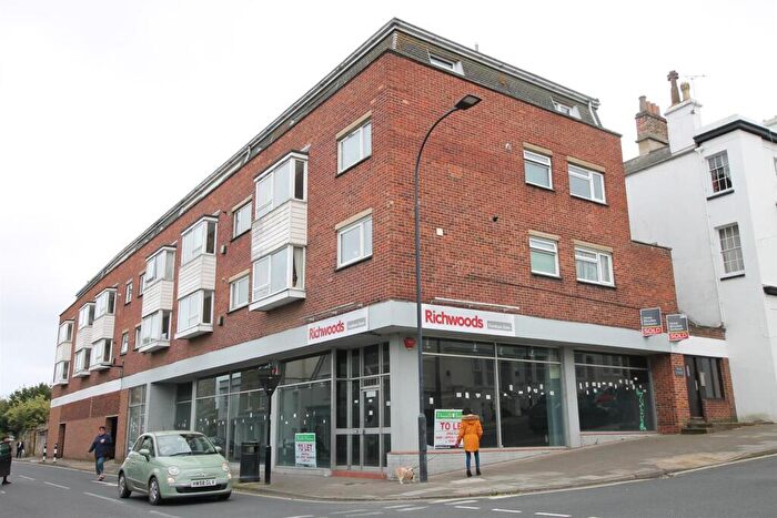 2 Bedroom Flat To Rent In Melville Street, Ryde, PO33