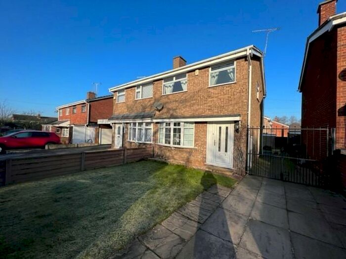 3 Bedroom Semi-Detached House To Rent In Toulmin Drive, Swadlincote, DE11