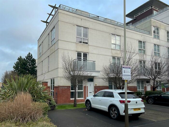 4 Bedroom Town House To Rent In Helmdon Road, Leicester, LE2