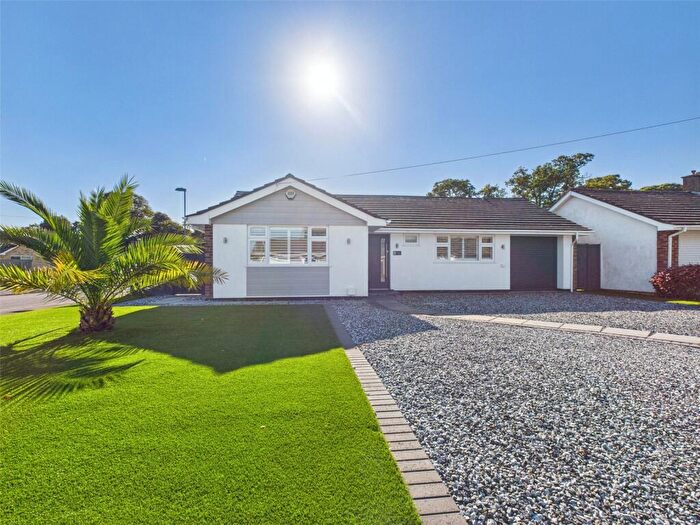 4 Bedroom Bungalow For Sale In Hazel Close, Highcliffe, Dorset, BH23