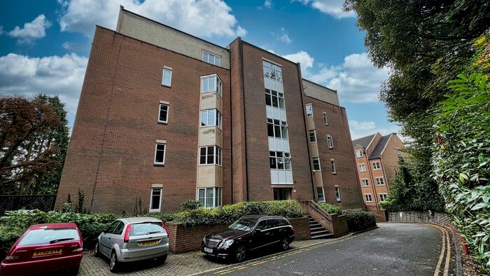 3 Bedroom Flat To Rent In Caversham Place, Sutton Coldfield B73