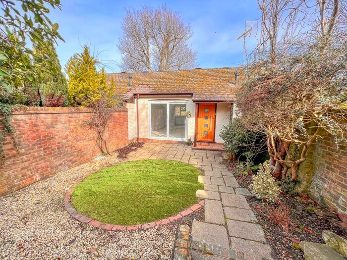 2 Bedroom House To Rent In Parkside, Welwyn, AL6