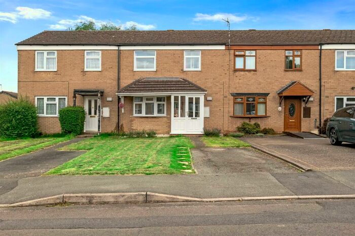 3 Bedroom Terraced House For Sale In Robins Way, Grove Farm, Nuneaton, CV10