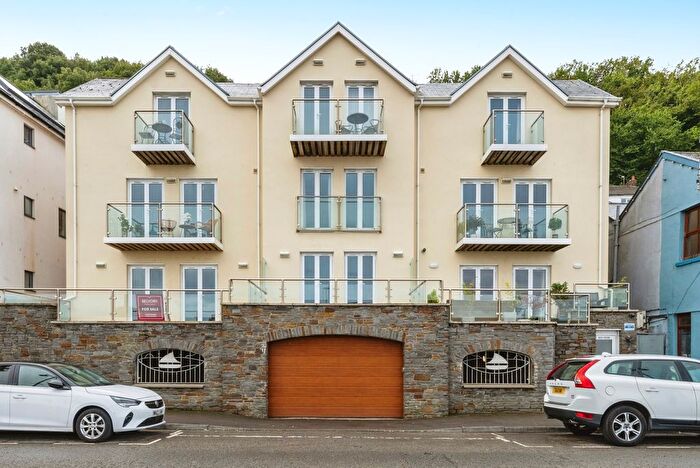 2 Bedroom Flat For Sale In Mumbles Road, Mumbles, Swansea, SA3
