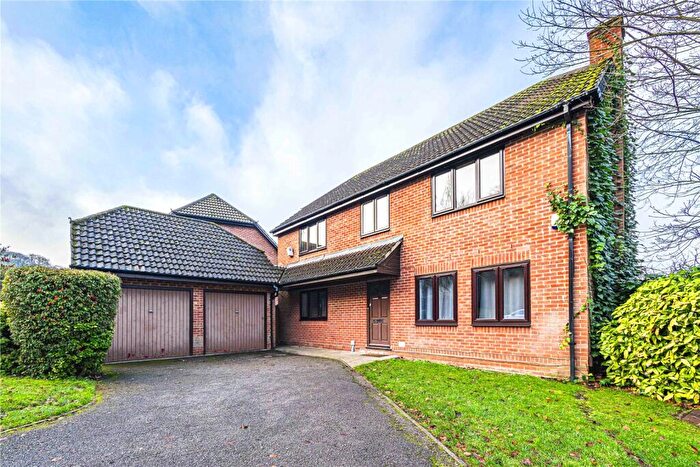 4 Bedroom Detached House For Sale In Beechwood Park, Hemel Hempstead, Hertfordshire, HP3