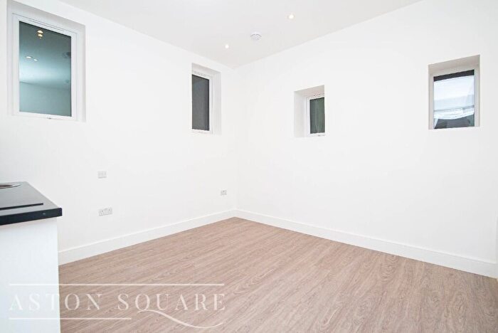 Studio To Rent In Cann Hall Road, London, E11