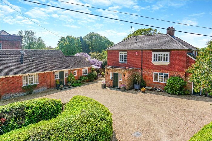 5 Bedroom Detached House To Rent In Winchester Road, Botley, Hampshire, SO32