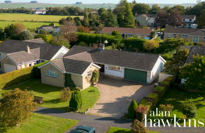 4 Bedroom Detached Bungalow For Sale In Fortunes Field, Broad Hinton., SN4