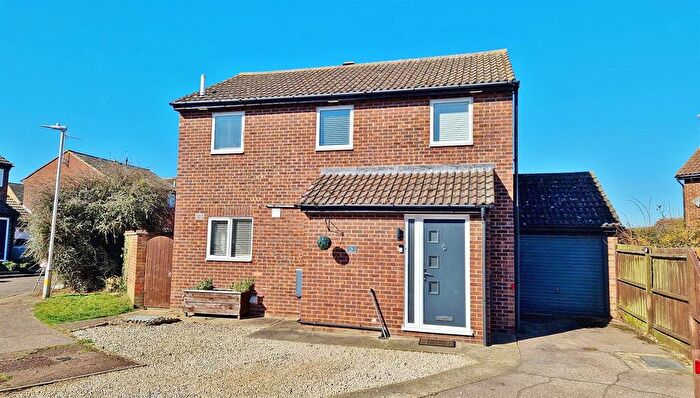 3 Bedroom Detached House For Sale In Darcy Close, Frinton-On-Sea, CO13