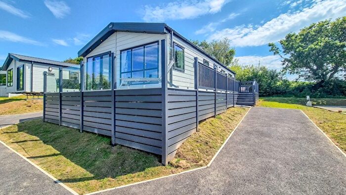 3 Bedroom Mobile/park Home For Sale In Bridgerule, Holsworthy, EX22
