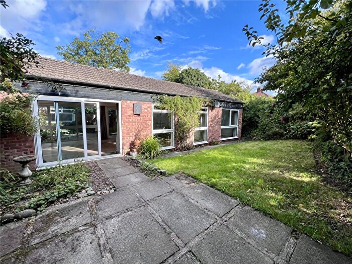 4 Bedroom Bungalow For Sale In Astral Mews, Manchester, Greater Manchester, M14