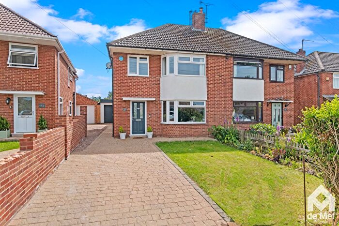 3 Bedroom Semi-Detached House For Sale In South View Way, Prestbury, Cheltenham, GL52