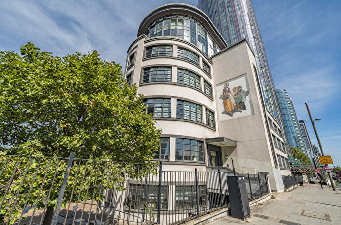 3 Bedroom Apartment To Rent In High Street, London, E15