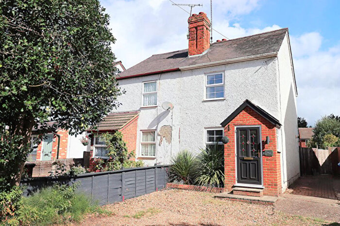 2 Bedroom Semi-Detached House For Sale In Cove Road, Farnborough, GU14