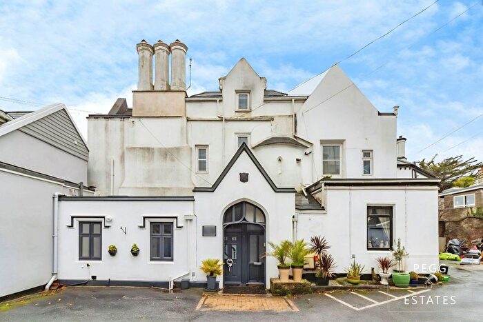 2 Bedroom Flat For Sale In Barton Road, Torquay, TQ1