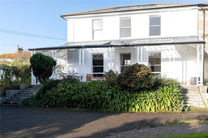 2 Bedroom Flat For Sale In Chycelin, Penzance, TR18