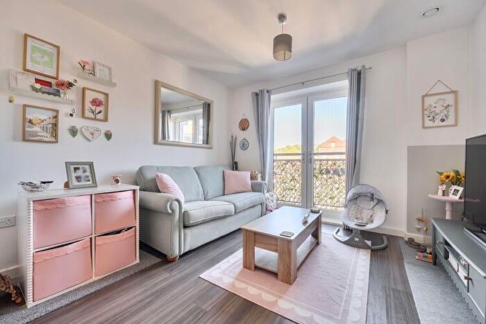 1 Bedroom Flat For Sale In Ripley House, Farnham, Surrey, GU9