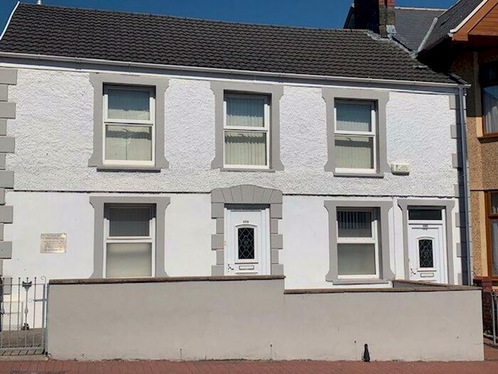 3 Bedroom Flat To Rent In New Road, Skewen, Neath, SA10