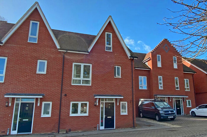 4 Bedroom Semi-Detached House To Rent In Newlands Way, Cholsey, OX10