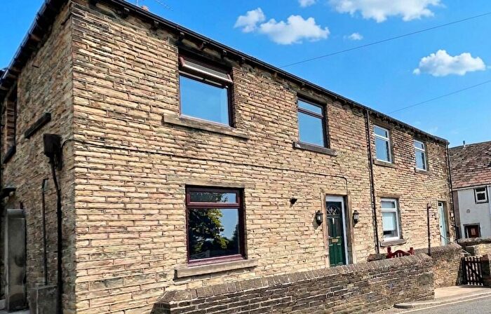 2 Bedroom Terraced House To Rent In Shop Lane, Huddersfield, HD5