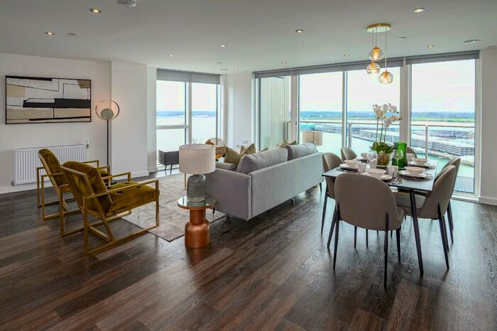 2 Bedroom Apartment To Rent In Centenary Plaza, Southampton, Hampshire, SO19