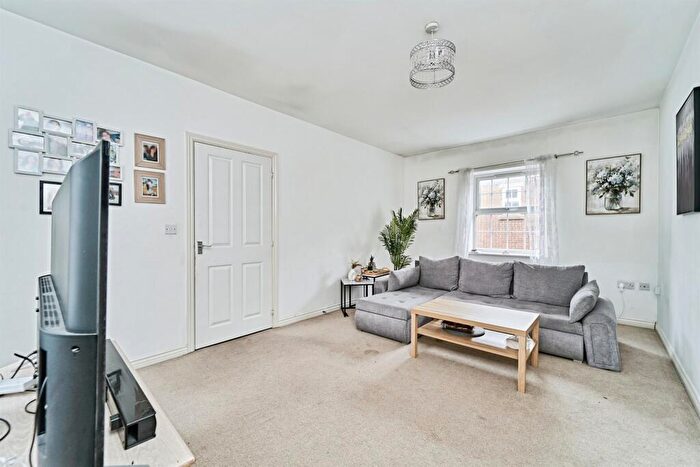 2 Bedroom Coach House For Sale In Creed Way, West Bromwich, B70