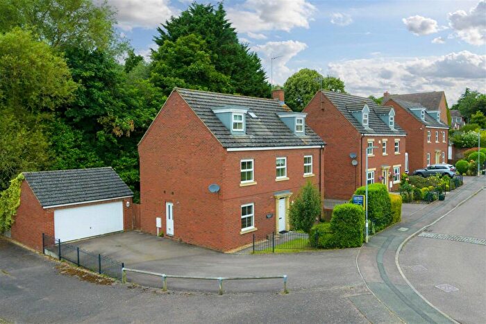 5 Bedroom Detached House To Rent In Batsmans Drive, Rushden, NN10