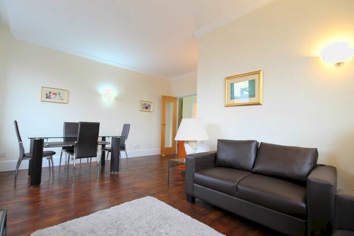 2 Bedroom Flat To Rent In Whitehouse Apartments, Belvedere Road, Southbank, London, SE1