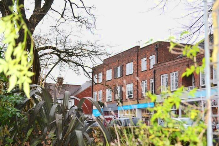 2 Bedroom Maisonette To Rent In High Street, Harpenden, AL5