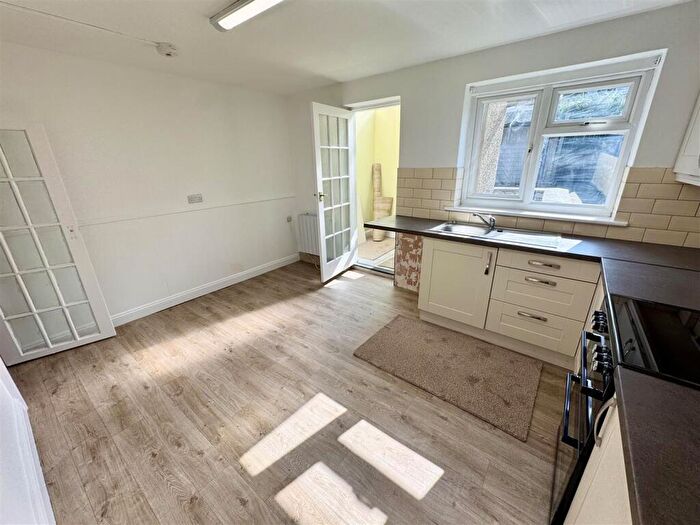 2 Bedroom Cottage To Rent In Baptist Square, Pwllheli, LL53