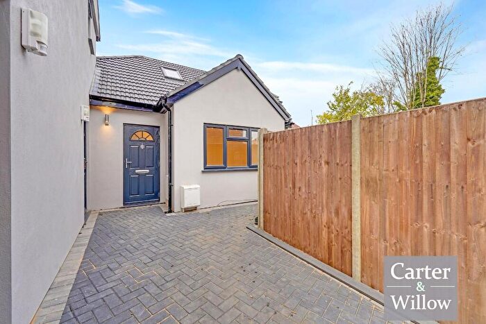 3 Bedroom Detached Bungalow For Sale In Neville Gardens, Dagenham, RM8