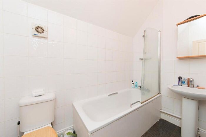 2 Bedroom Apartment To Rent In Roxburgh Road, Westgate-On-Sea, CT8