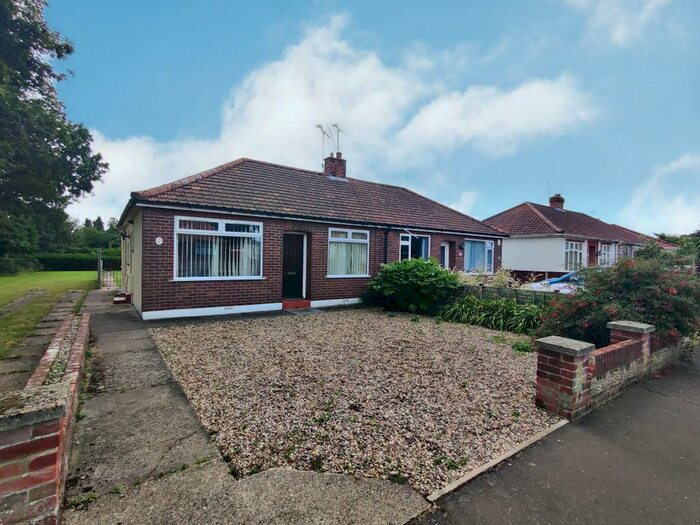 3 Bedroom Bungalow To Rent In Spinney Road, Norwich, NR7