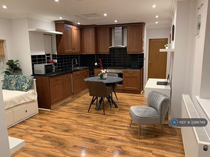 1 Bedroom Flat To Rent In Pinner, Pinner, HA5