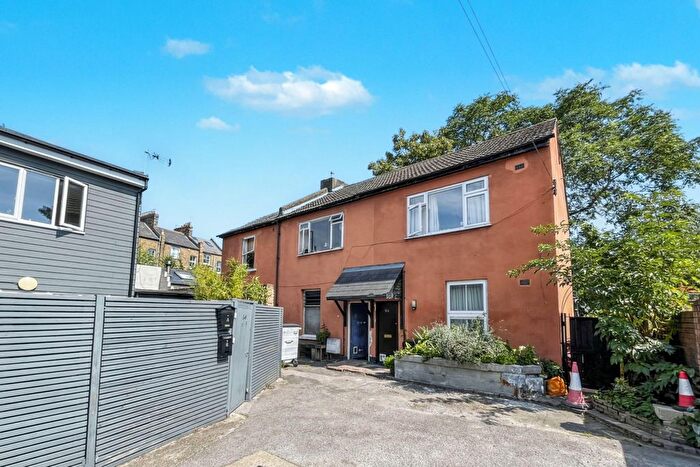 2 Bedroom Terraced House For Sale In Wandsworth Road, London, SW8