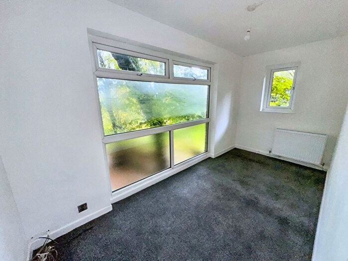 3 Bedroom Flat For Sale In Prestwich Park Road South, Prestwich, M25