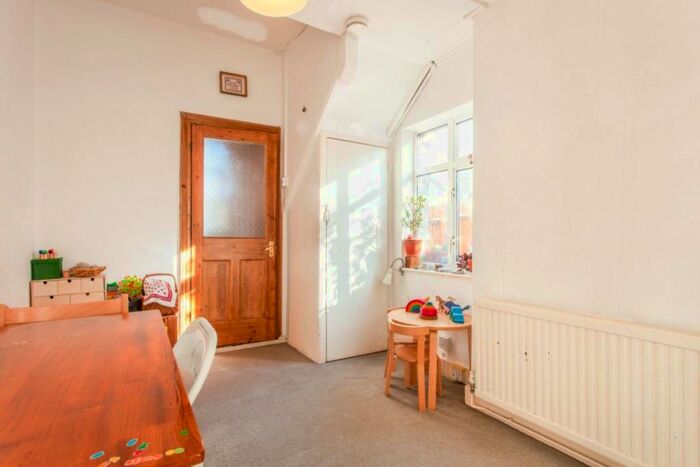 2 Bedroom Flat To Rent In Brettenham Road, London, E17