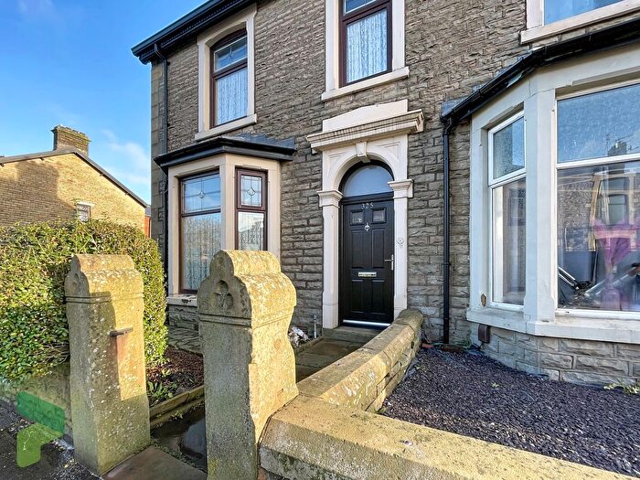 3 Bedroom End Terrace House For Sale In Blackburn Road, Darwen, BB3