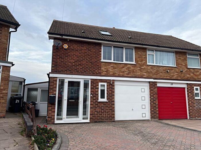 4 Bedroom Semi Detached House For Sale In Crestwood Drive, Great Barr, Birmingham, B44