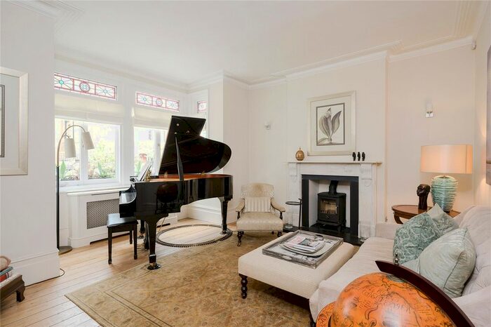 6 Bedroom Property To Rent In St Stephens Gardens, Twickenham, TW1