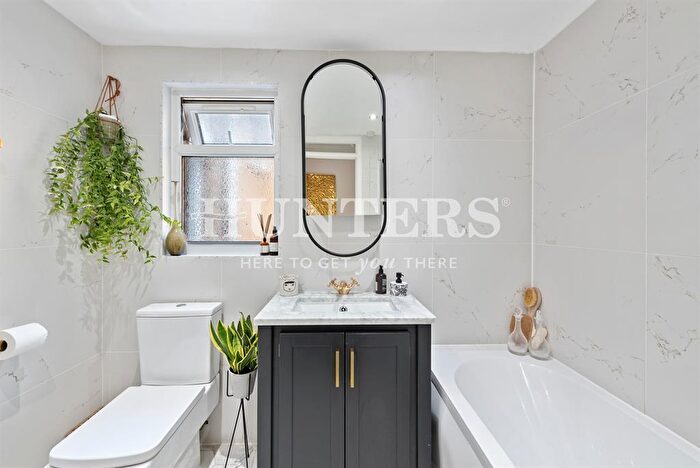 4 Bedroom House To Rent In Listria Park, London, N16
