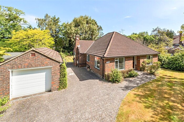 3 Bedroom Detached House For Sale In Oak Grange Road, West Clandon, Surrey, GU4