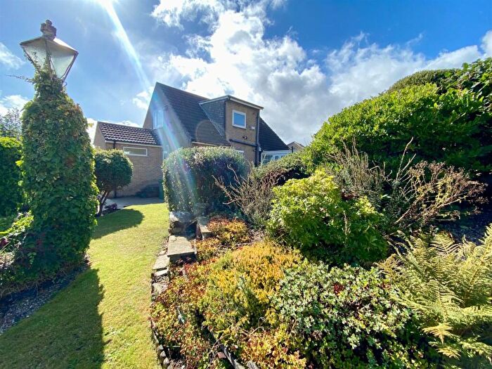 3 Bedroom Detached House For Sale In Sherwood Drive, Netherton, Huddersfield, HD4