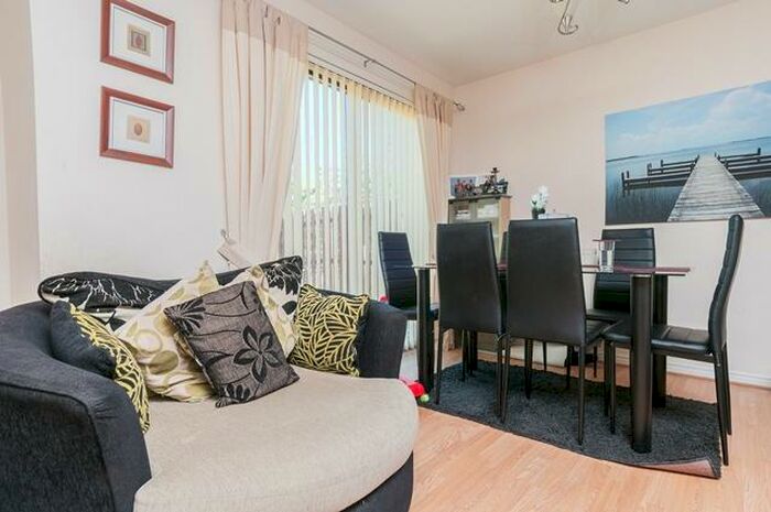 3 Bedroom Property To Rent In Silverknowes Eastway Edinburgh United Kingdom, EH4